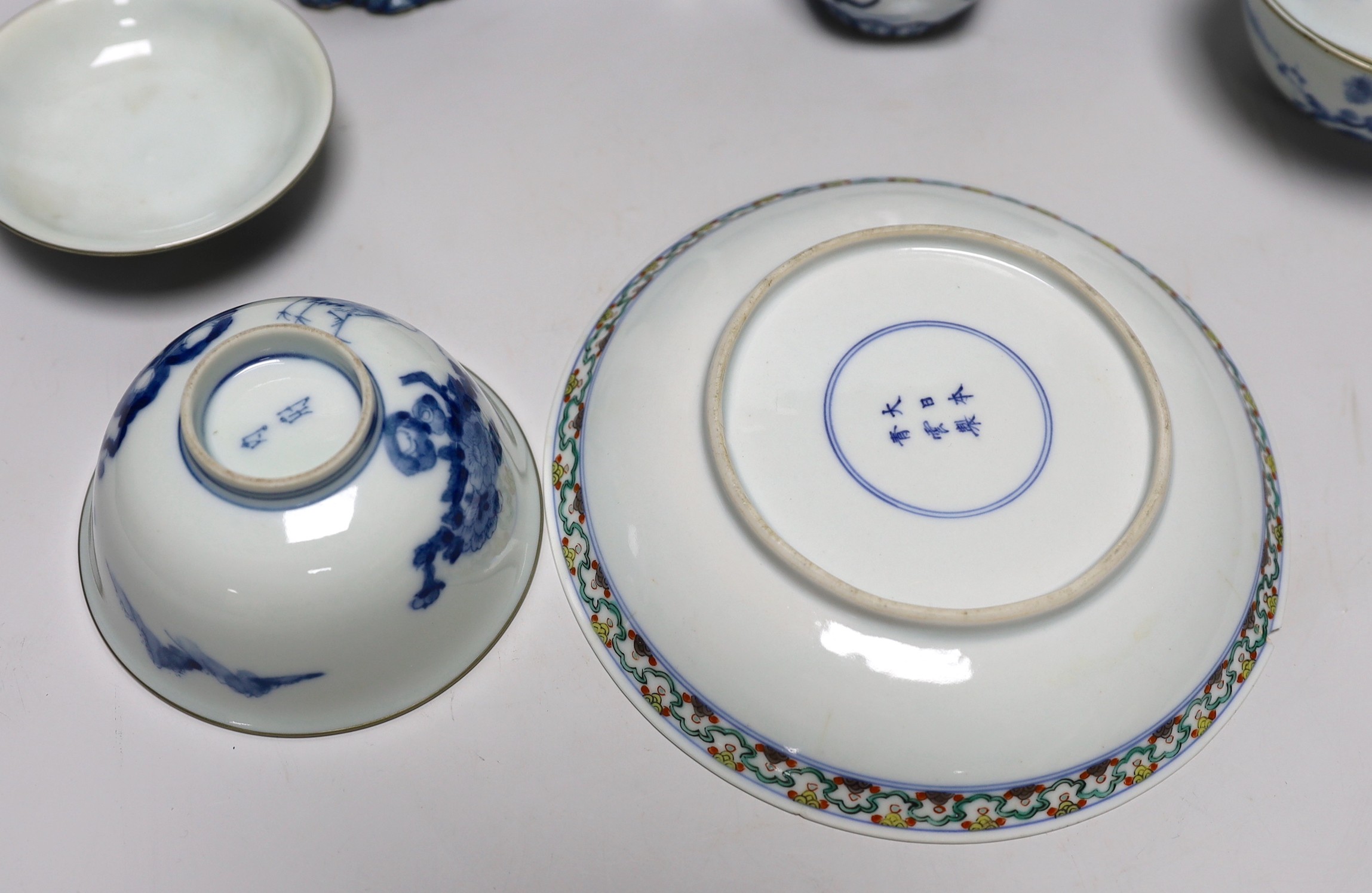 A group of various Japanese ceramics (7)